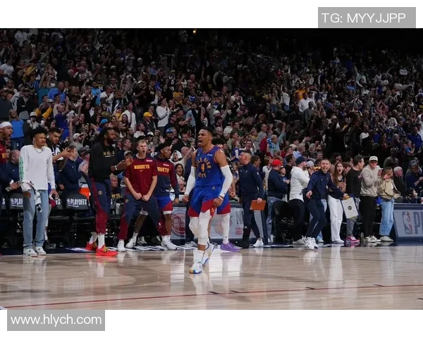 威少在2018年季后赛对阵勇士的精彩表现与关键时刻回顾