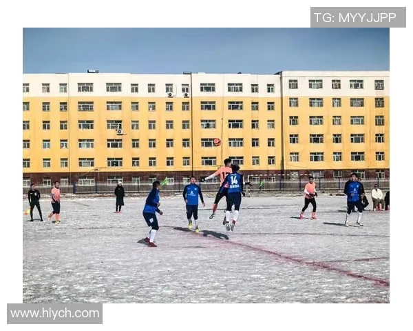 巴赛队与香港队激战正酣展现足球魅力与团队精神的精彩对决