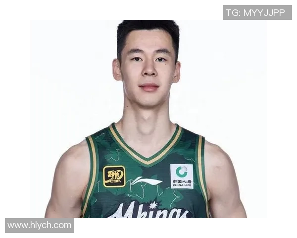 郭昊文：从青涩少年到篮球新星的成长之路与奋斗历程