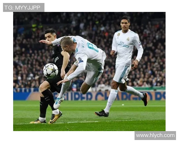 克罗斯：从中场指挥官到足球传奇的辉煌历程与成就解析