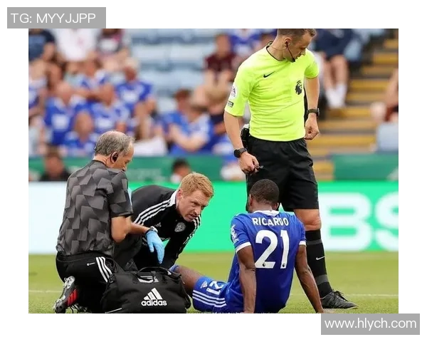 曼联与莱斯特城比赛裁判表现分析及争议判罚回顾 曼联与莱斯特城比赛裁判表现分析及争议判罚回顾